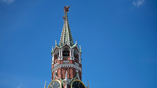 Анкерная линия на Спасской башне Кремля